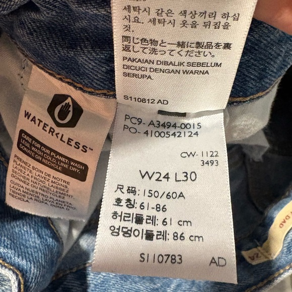 Levi’s Premium Baggy Dad Women’s Jeans in Medium Wash - Picture 7 of 7